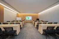 Zai Shan Yi Ye Lan Yue Jiu Dian Hotels in Neijiang