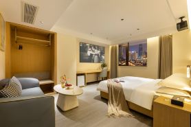 Yueman Intelligent Hotel (Chongqing Jiefangbei 18th Stair Branch)