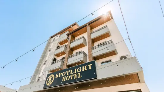 Spotlight Hotel near Hundred Islands Wharf