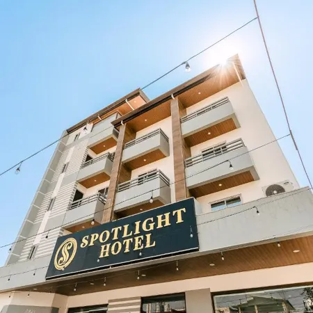 Spotlight Hotel near Hundred Islands Wharf