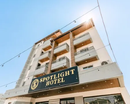 Spotlight Hotel near Hundred Islands Wharf Hoteles en Alaminos
