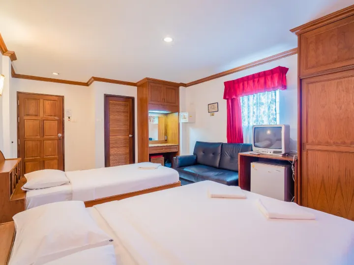 Break Point Hotel