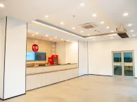 Yijia Collection Hotel (Changchun Satellite Square Fanrong Road Subway Station) - Cheap