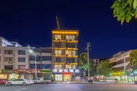 岑溪滿堂紅飯店（岑溪汽車總站店） - 2 星級