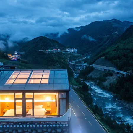 Yunyi Jinfeng Diffused Oxygen Resort Hotel (Mount Siguniang Scenic Area)