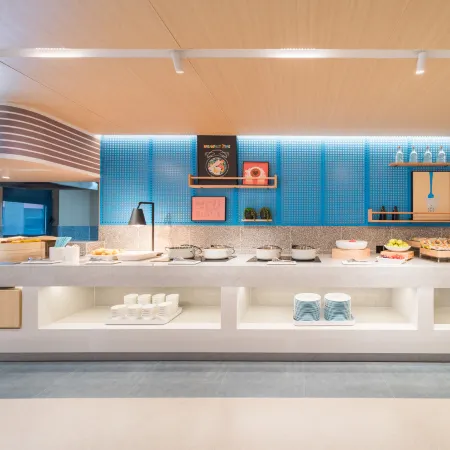 Home Inn 4.0 (Yining Liuxing Street Airport Branch)