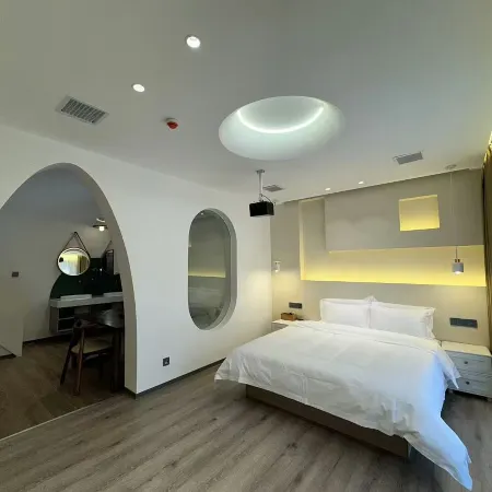 LU SHAN ZHENSHANYUE INN