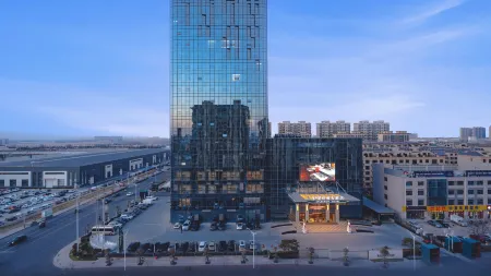 GT LESTON HOTEL Отели рядом с достопримечательностью «Weifang Railway Station Zhanqian Square»