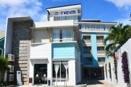 Coast Wise Hotel Dumaguete Отели рядом с достопримечательностью «Sisters of St Paul of Chartres Monument»