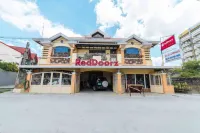 RedDoorz @ La Casa Guesthouse former RedDoorz at Tamarind Street Angeles City Hotels in Provinz Pampanga