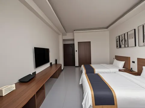 Linjiang Guanglong Business Hotel