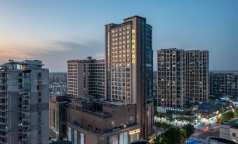 Vienna International Hotel (Nanjing Liuhe Fenghuangshan Subway Station Store)