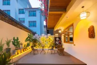 Yangshuo Liangyuan INN(West Street & LiJiang River) Hotel di 