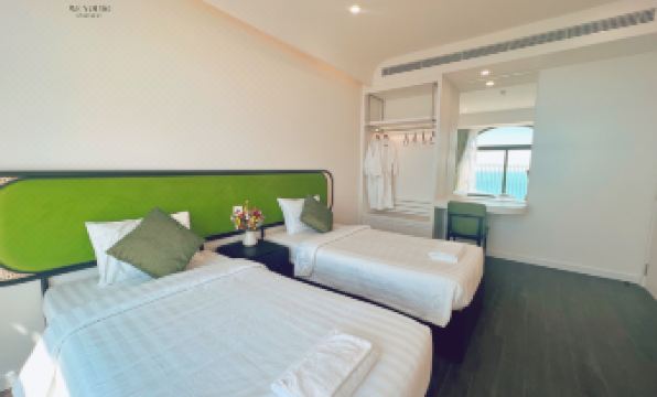 We Young Apartments by HOFs - Fireworks & Ocean view