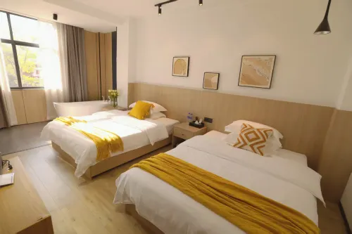 Colorful Homestay (Caiyun Branch) - Hot Tub