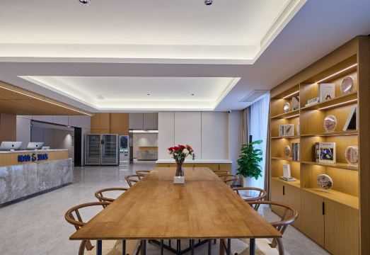 1. 어바 S 호텔 ..