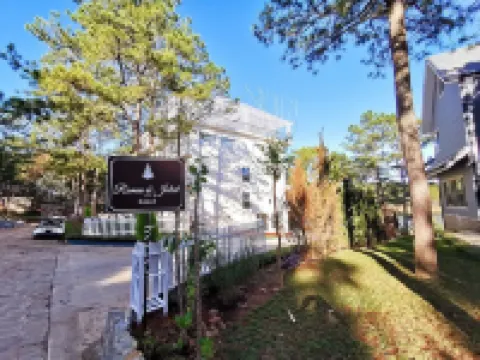 Romeo Juliet Dalat Resort Hotels near Truc Lam Buddhist Monastery
