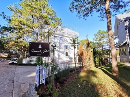 Romeo Juliet Dalat Resort