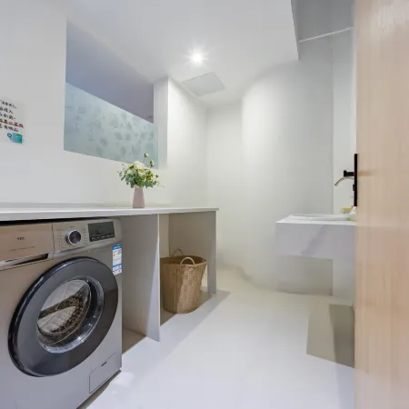 Tonmao Elf Hotel (Huaihe Road Pedestrian Street)