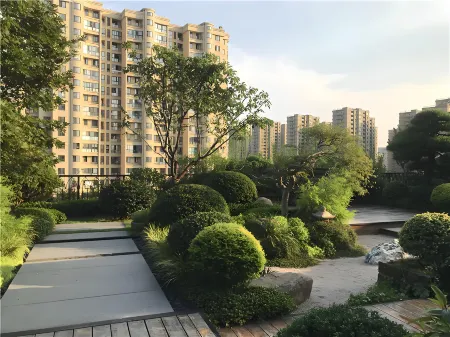 Orilive Service Apartment (Dongcheng Wanda Branch) Отели рядом с достопримечательностью «Liuhua Park»