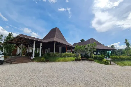 Phorpun Resort Lampang Отели рядом с достопримечательностью «Wat Lampang Klang Tawan Tok»