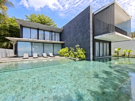 Luxury Beachfront 4 Br AMANA Villa at Ta-Ke Residence A Отели рядом с достопримечательностью «Bang Rong»