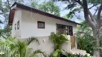 Villa la Golden Monkey, Villa 24 南查汶海灘住宿飯店
