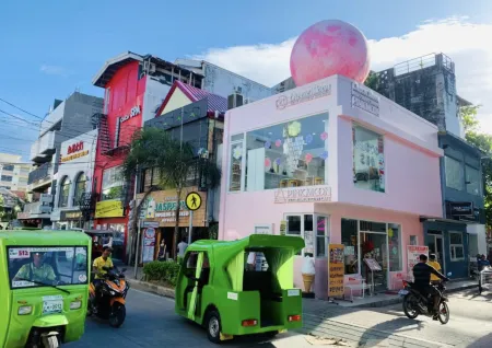 Glo's Space Boracay Dmall By TripzyFun