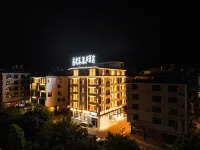 Pillow Creek Yalu Hotel (Huangguoshu Waterfall Scenic Area) Hotels in Zhenning