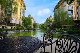 Haoran Roam| Lakeside Retreat · Leisure Luxe Holiday Inn