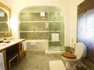 The Raj Palace (Small Luxury Hotels of the World)