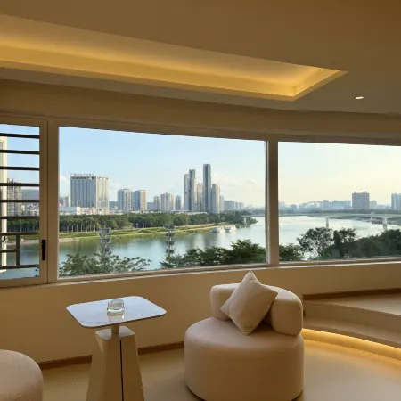Yunzhi Homestay (Chaoyang Square Sanjie Liangxiang)