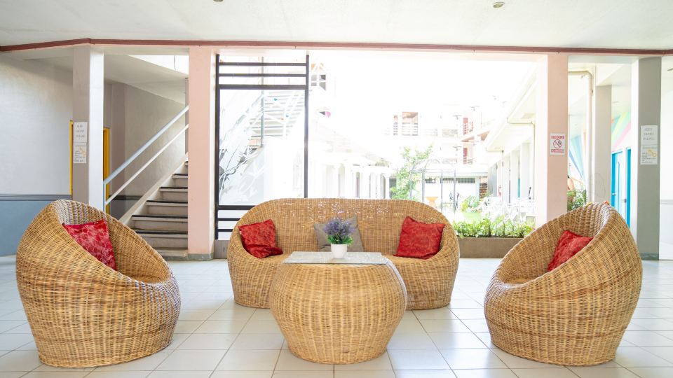 Tropical Place Hotel by RedDoorz