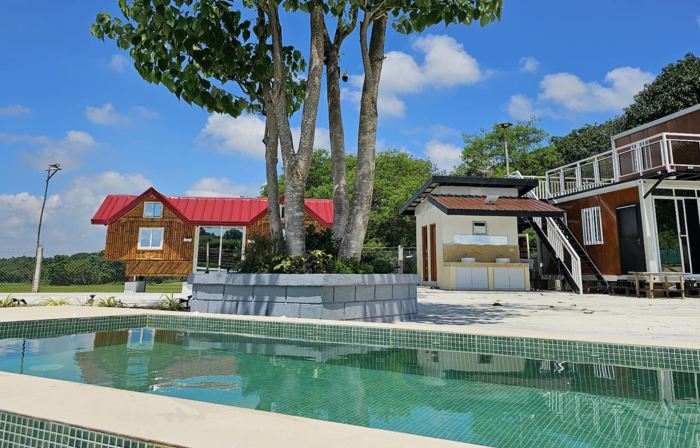 Tres Marias Farmhouse with Pool