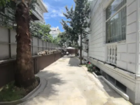 Kunming Tianyi Courtyard (Xishan Dianchi Store) Hotels near Yunnan Nationalities Village