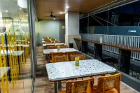 Yello Hotel Samarinda - Desayuno