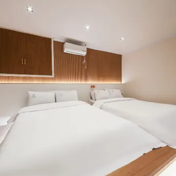 Gwangju W Lounge Hotel Hotels near Gwangju Intl. Airport