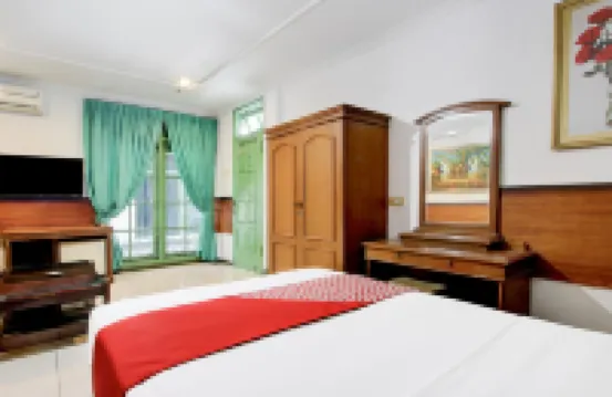 Hotel O Gurita Hotels near Pura Mangkunagaran