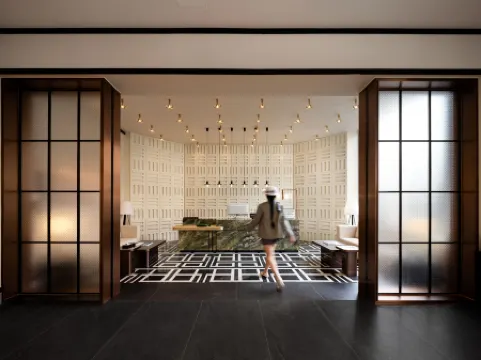 SFEEL Designer Hotel (Dukezong Ancient City Branch)