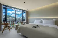 Qingniao Qimeng Riverside Boutique Stay