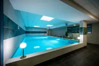 Nemea Appart Hotel Quai Victor Tours Centre - Pools