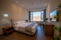Xunjian · Snow World | The Beauty of The East Homestay (Beidahu Ski Resort Branch) - parking
