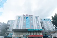 RedDoorz Plus @ New Era Budget Hotel Near UCMed and Chong Hua Hospital Mandaue - 2 stjerner