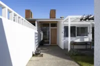 Queenstown Lakeside Gem: 3 BDR, Wi-Fi & Parking Hotels in 