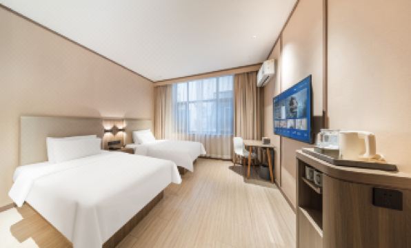 HanTing Hotel (Changbai Mountain Erdaobaihe Internet-Famous Street)