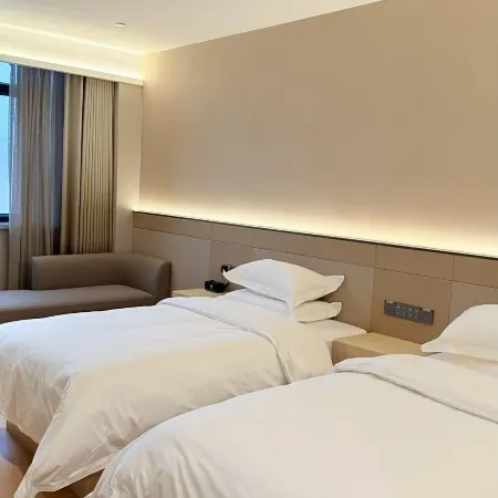 Alashankou Fengqi International Hotel