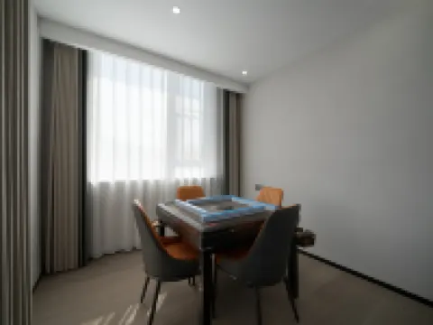 Serene, a place of enjoying the wild in the courtyard for a vacation