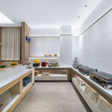 OKDAY Hotel (Wuyue Plaza, Suizhou)
