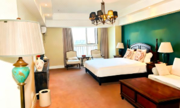 Boyun Shangpin Hotel (Jingkai Wanda Plaza High Speed Rail Station)