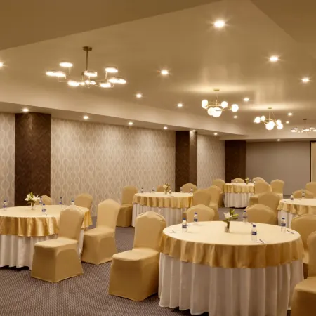Click Hotel Jaipur, Raja Park Отели рядом с достопримечательностью «Торговый центр Pink Square Mall»